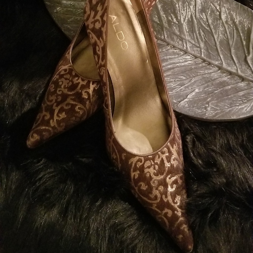 Aldo Sexy Pointed Toe Heels Size 9